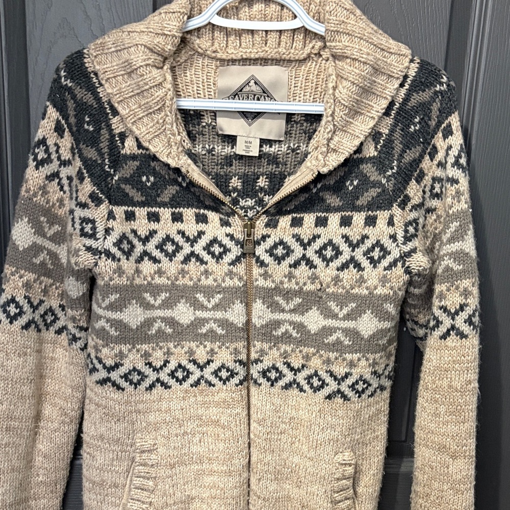 Beaver Canoe zip up sweater